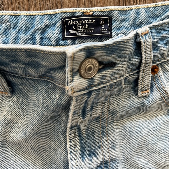 Abercrombie & Fitch Annie High Rise Short - Picture 3 of 3